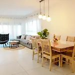 View - פנטהאוז בוטיק אילת